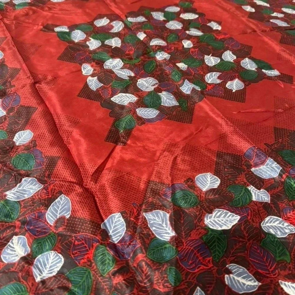 Oscar de la Renta vintage silk scarf Red and green with‎ leaf pattern